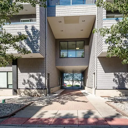 Spacious 1-Bedroom Condo In The Heart Of Grand Haven